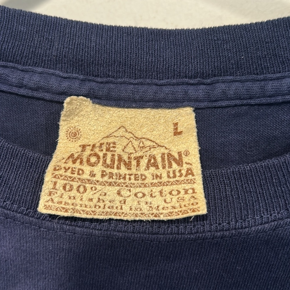 The Mountain Vintage Navy blue Wolf Graphic T-Shirt short sleeve tee large - Picture 2 of 6